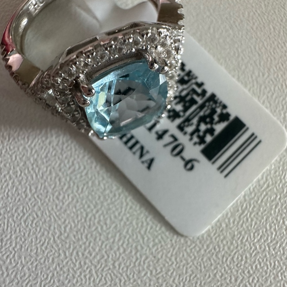 NWT ring - Picture 4 of 4
